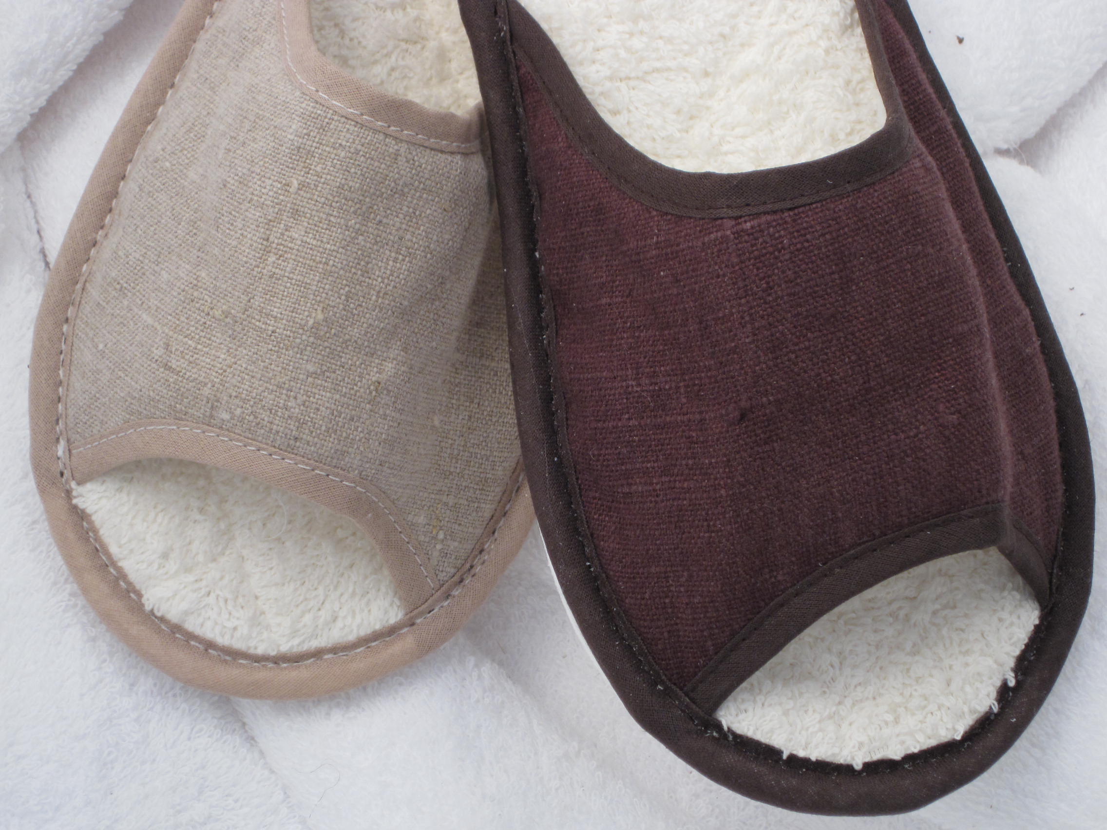 1.3 Natural Linen Slippers